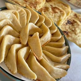 Corne de gazelle.  Makroute.  Gâteau orientale