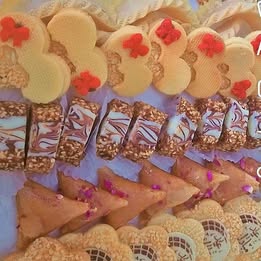 Spécial Gâteau de L'Aid alfitr
Ya:grand  plateau de 50 pièces à 35€
Et le petit de 30 pièces à 22€