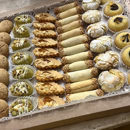 Plateau de gâteau marocain aux amandes